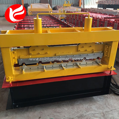Color steel corrugated tile roll forming machine